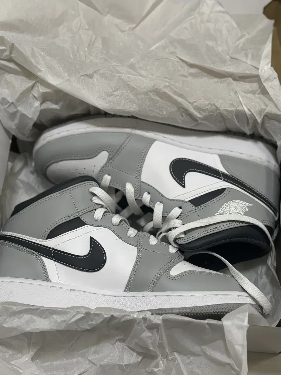 Nike (GS) Jordan 1 Mid Light Smoke Grey Anthracite