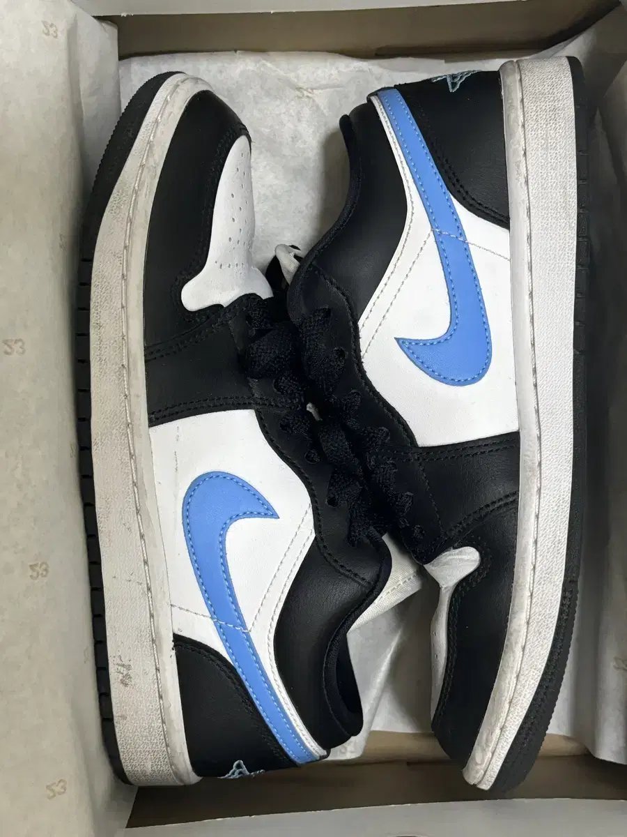 (W) Jordan 1 Low Black University bloo 245