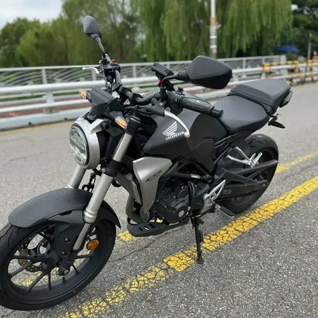 혼다 cb300r 19년형 abs모델 짧은키로수 팝니다