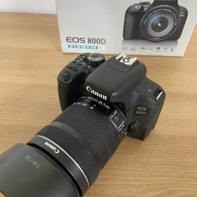 캐논 800D바디 18-135MM STM 후드 포함