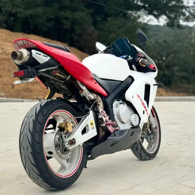 혼다 cbr600rr 2003년 / 아크라포빅 / 구조변경 판매합니다