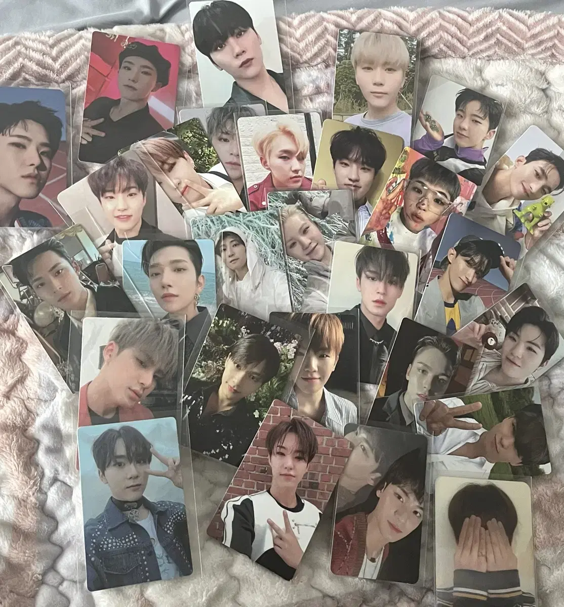 Seventeen photocard sold (disposition)