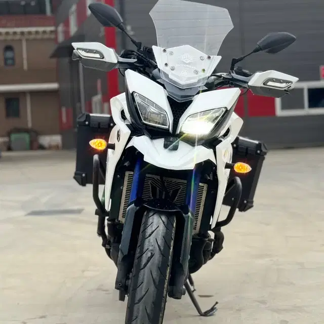 YAMAHA Mt09 트레이서 15년식 관리 잘된 차량 판매합니다.