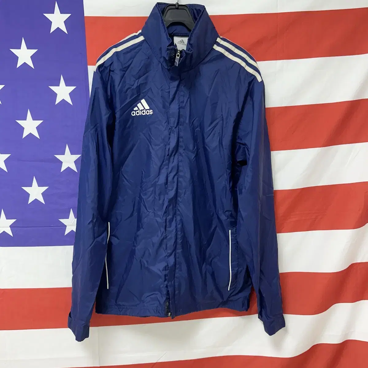 84.adidas Navy Bloo Nylon Windbreaker M95