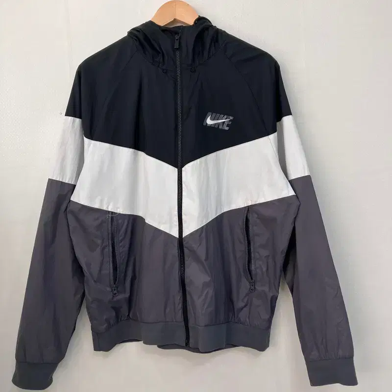 Nike Windbreaker 105