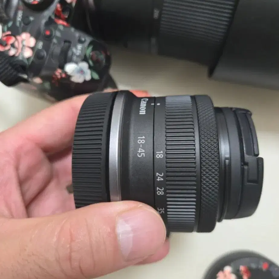 캐논EOS R7/ RF100-400 / RFS15-45   일괄팝니다