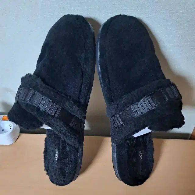 UGG 플러프 잇 남성 어그 슬리퍼 290-300 블랙