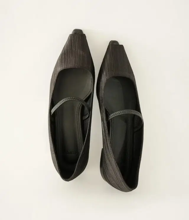 LEMELS 레멜 wrinkle open toe black