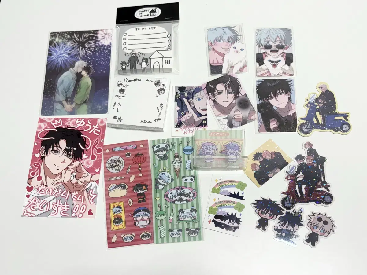 New products; Zuu Spinning Gojofushi 2nd goods photocard, acrylic stand, etc.