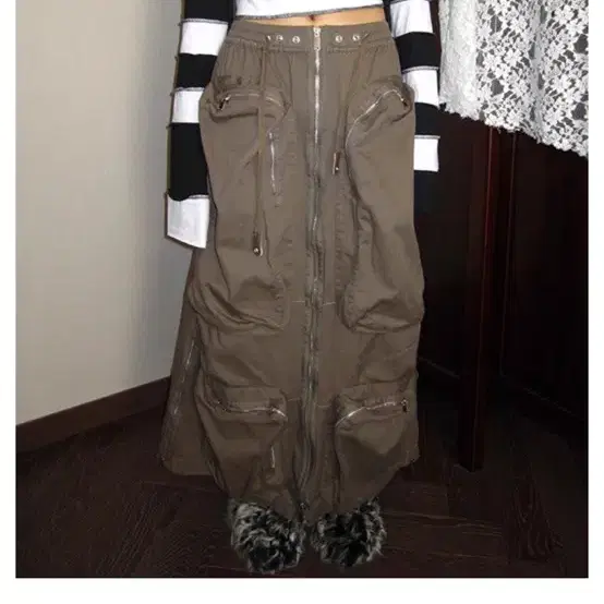 크루디 Multi Zipper Pocket Cargo Long Skirt