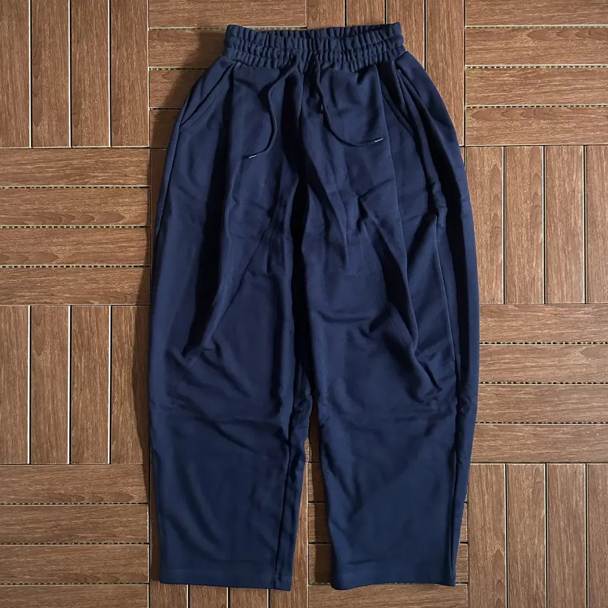 Suede Two-Tuck Sweatpants M New