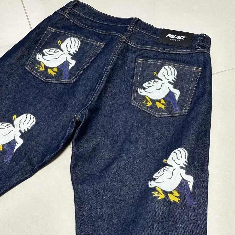 팔라스 Palace Ducks Baggies Jean Stone Wash