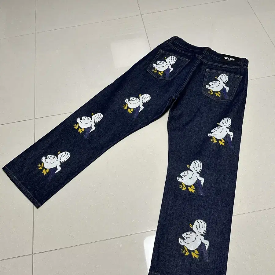 팔라스 Palace Ducks Baggies Jean Stone Wash