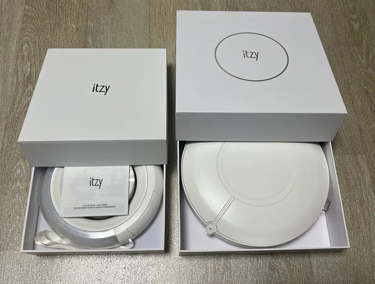 Itzy lightstick sells lightring ver.1 and case