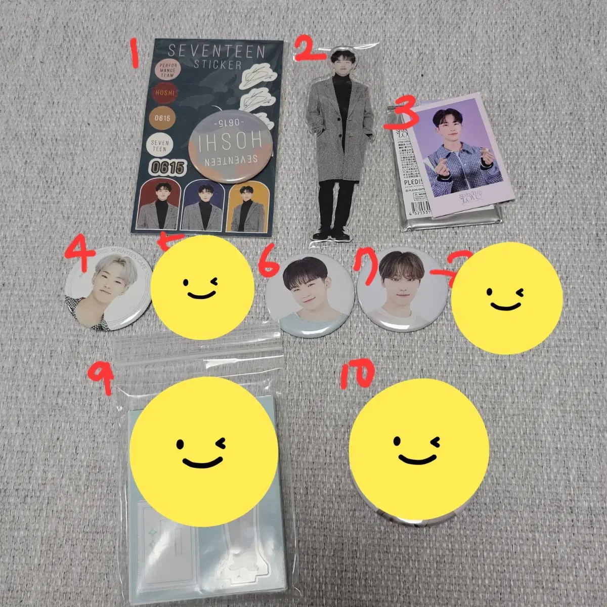 SEVENTEEN Japanese goods (can badge, acrylic stand)