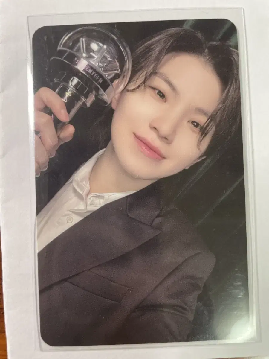 2024 seventeen right hereWorldtour carrot zone woozi photocard for sale.