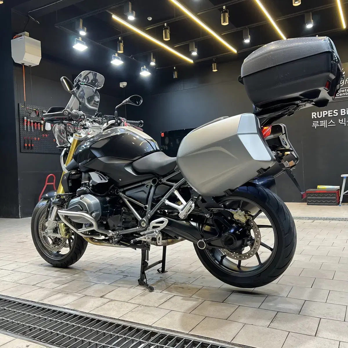 S급 BMW R1200R 아크라포빅 풀옵션[무사고/1만km/최상급]대차o