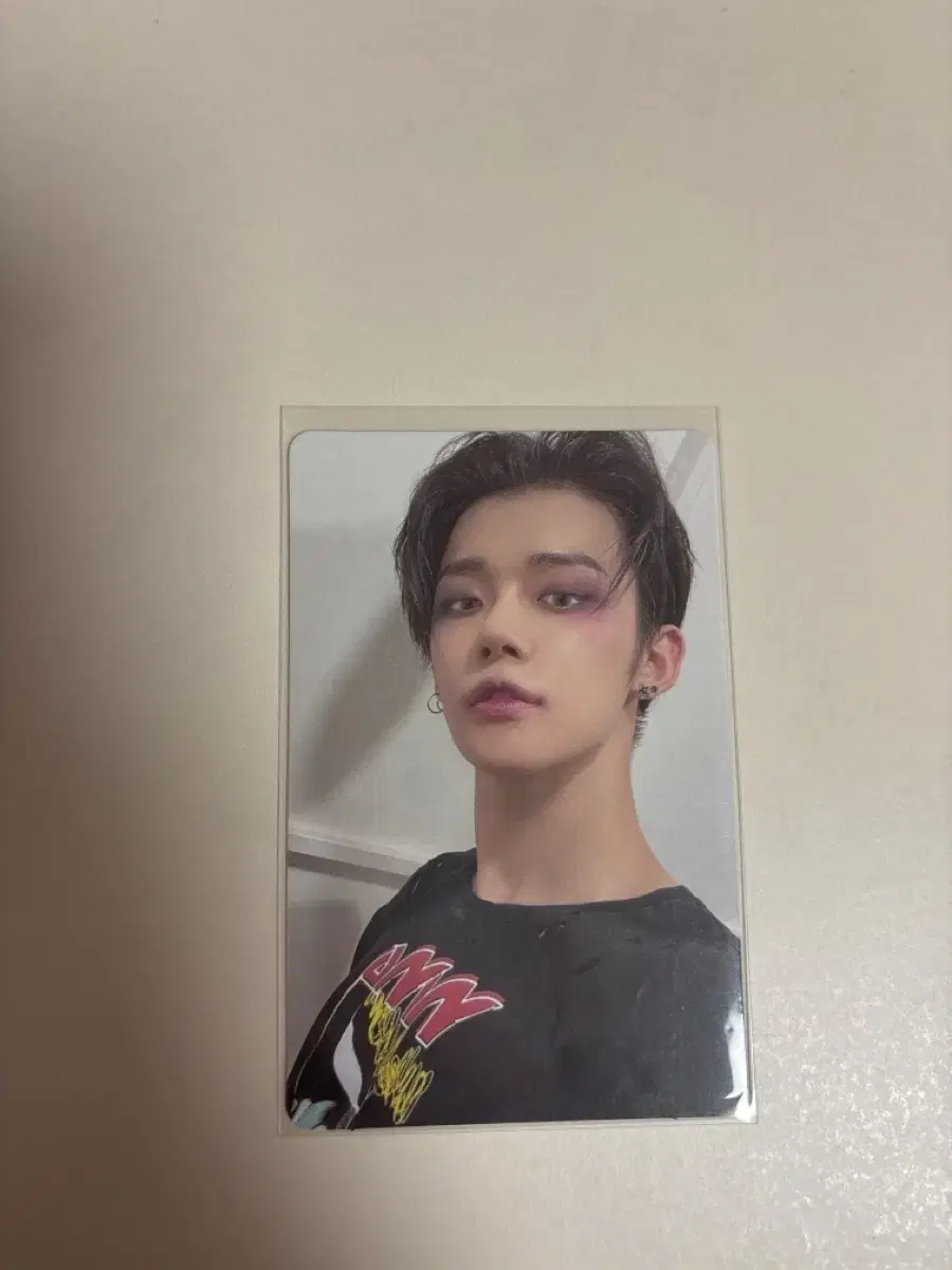 Tomorrow X Together photocard (Yeonjun)