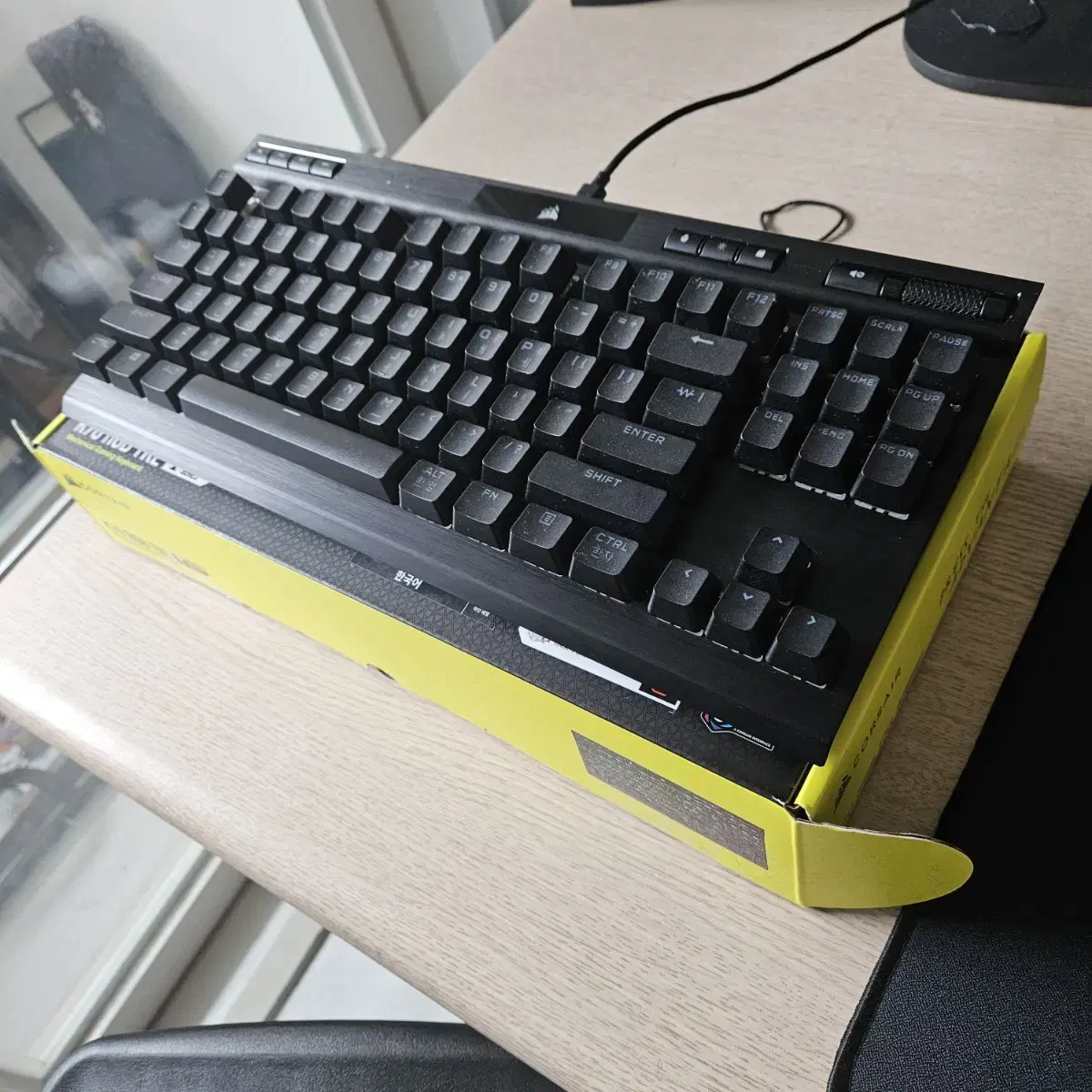 커세어 K70 RGB TKL 저적 풀윤활 (방향키 고장