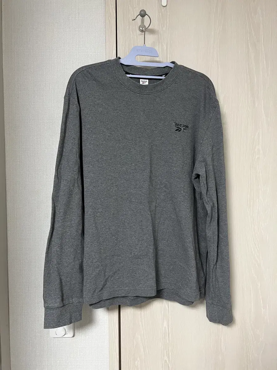 Reebok Long Sleeve T-Shirt