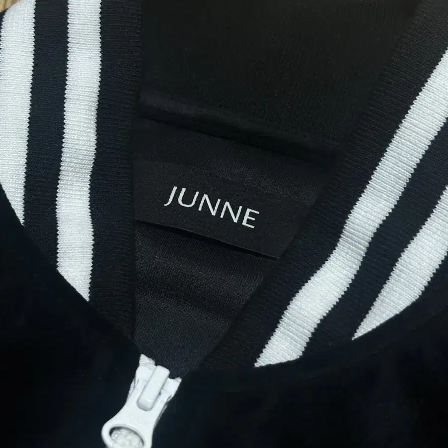 JNE J29 Black Velvet Zip up Jacket M사이즈