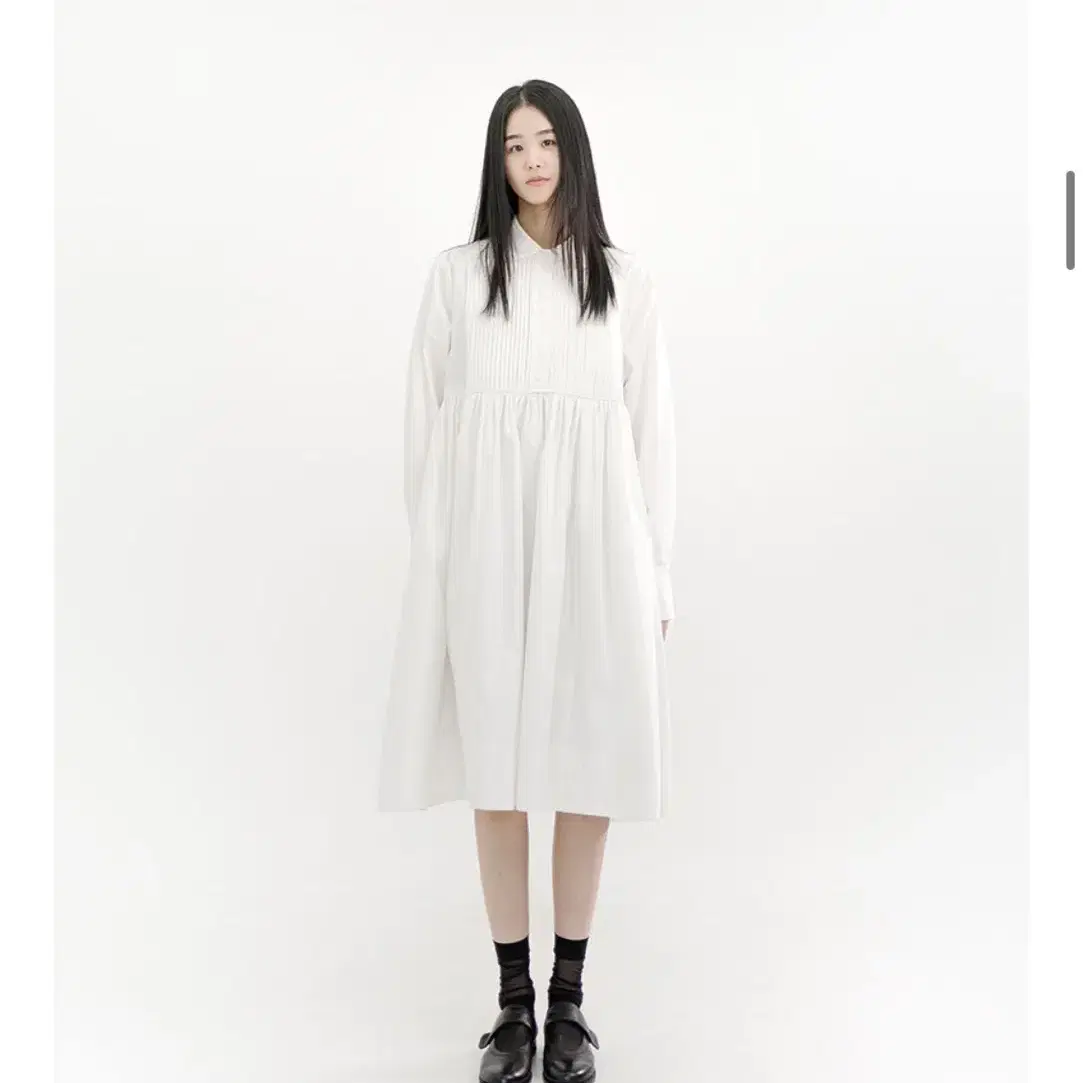 유노이아 Round Collar Pintuck Dress