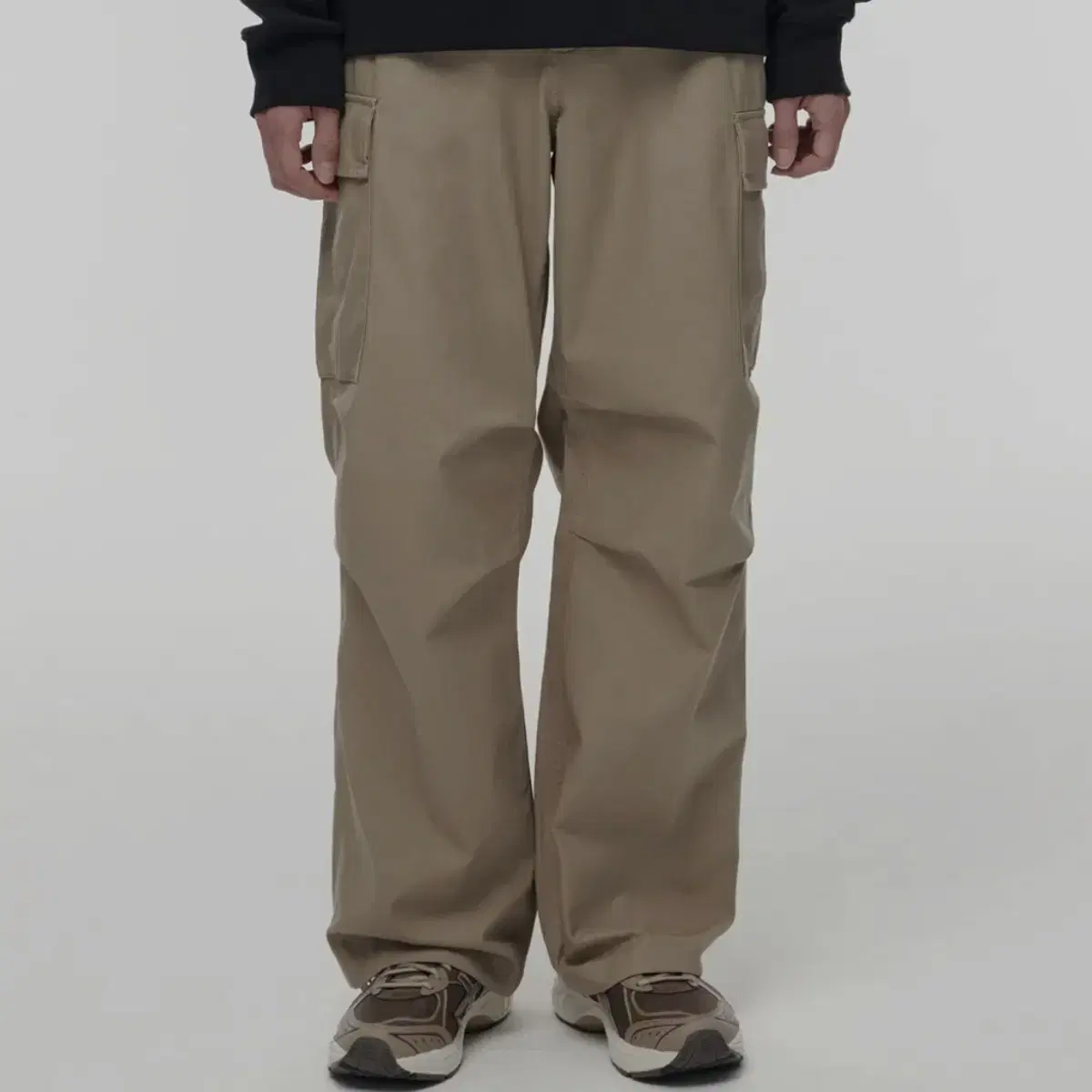 Shirtless Cotton Parachute Cargo Pants [Beige] (38)