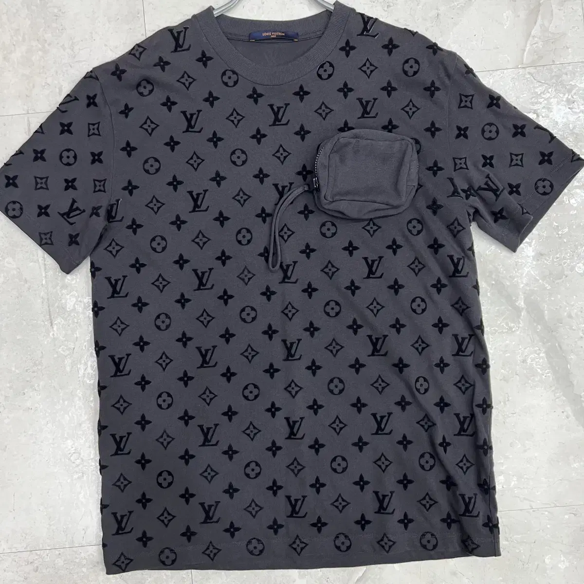 Louis Vuitton Velcro monogram short sleeve size L