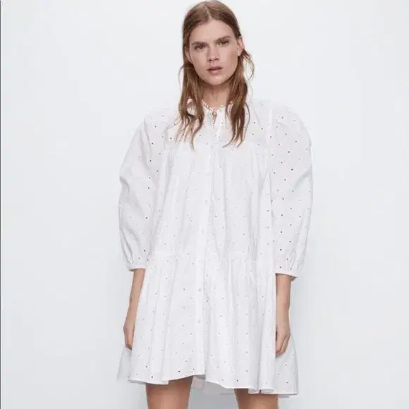 정품 ZARA embroideres mini dress