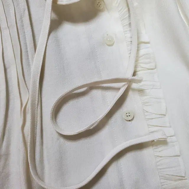 정품 아노에틱 anoetic french frill shirt