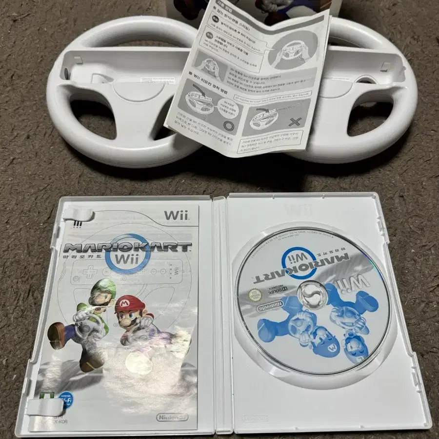 wii 위 마리오카트 와 wii 정품핸들 2개 일괄