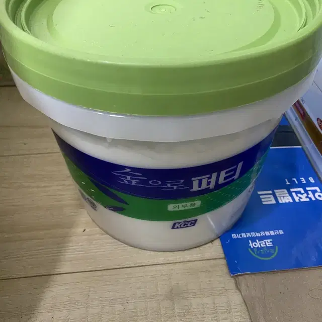 KCC숲으로 퍼티 외부용 백색 5kg 팝니다