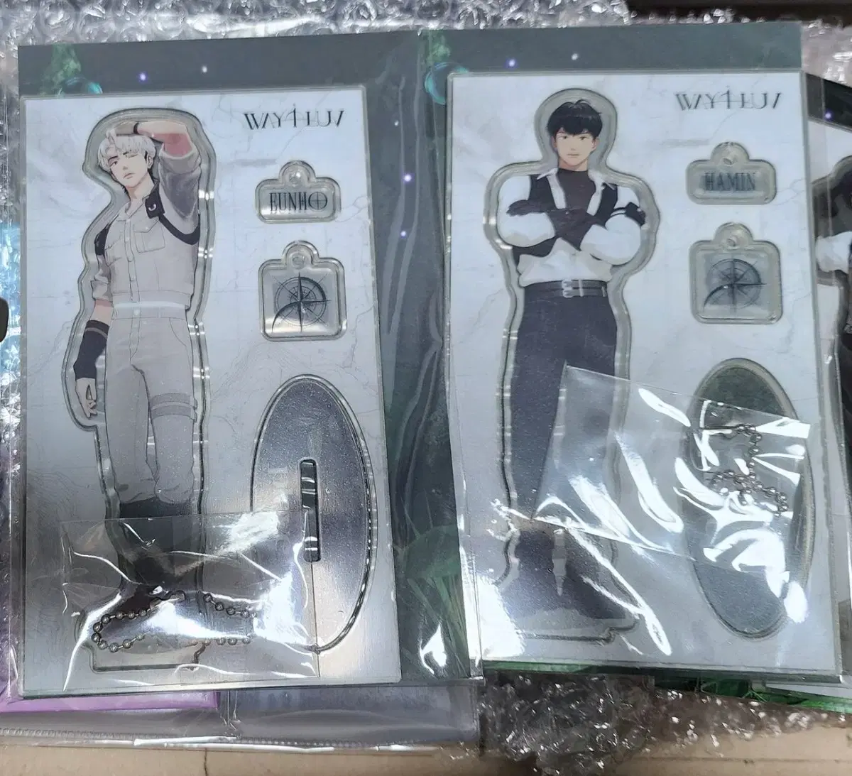 Plaves official goods W4L Wayfarerup Acrylic Stand eunho hamin WTS