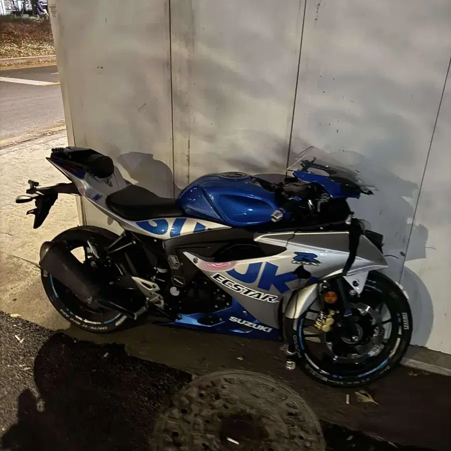 스즈키 gsx-r125 사고차 (판매완료)