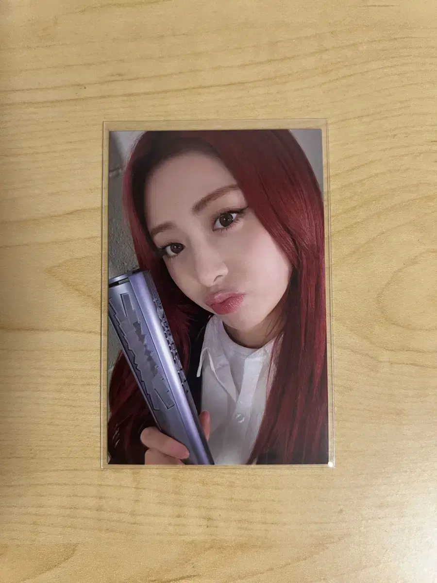 le sserafim huh yunjin fanmeeting photocard pierce 2024 pierce zone