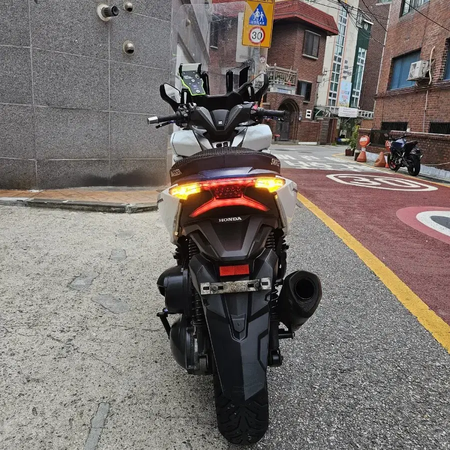 포르자300 20년식 아크라구변 35000km 급매 pcx nmax