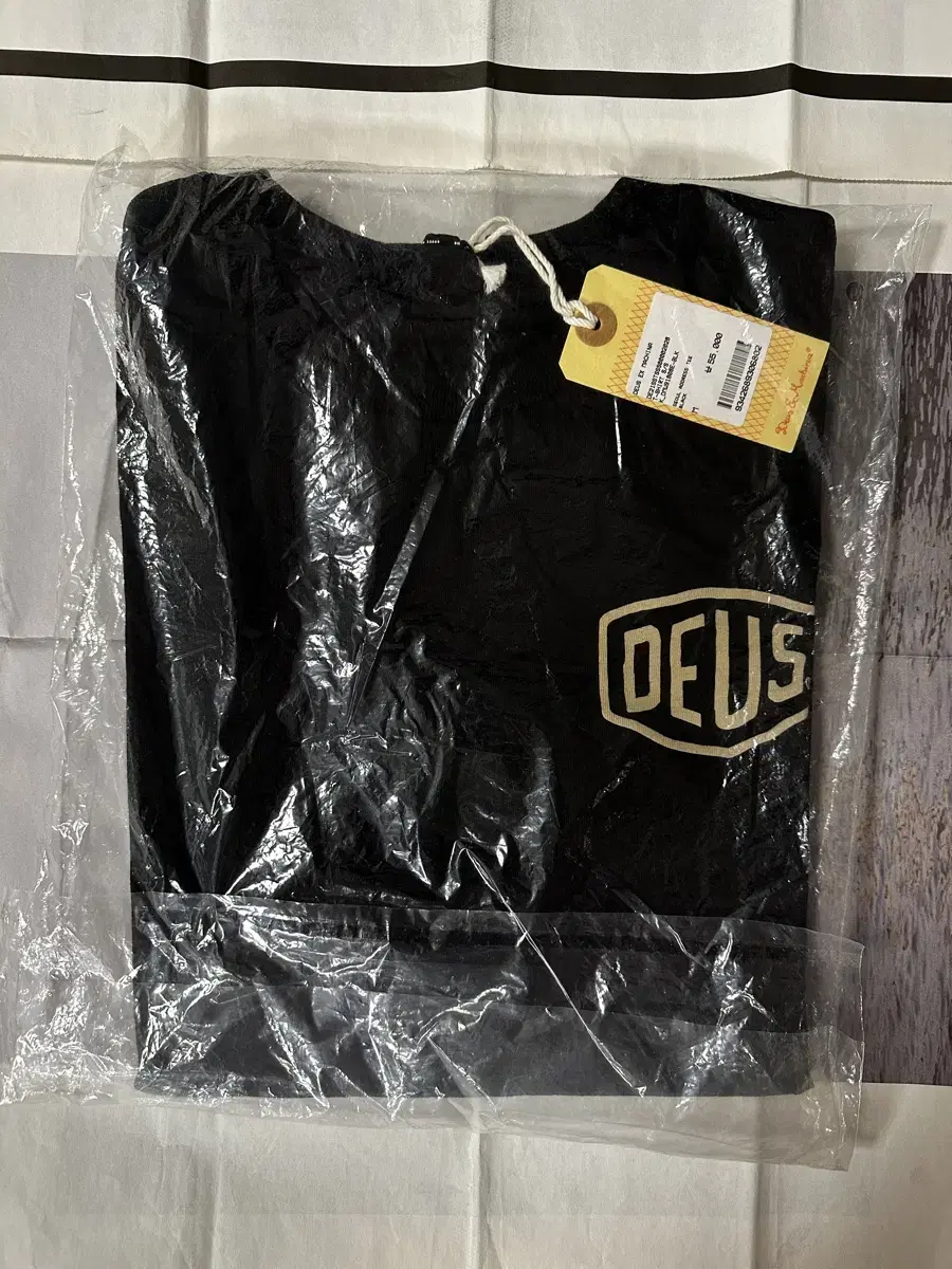 DEUS SEOUL ADDRESS TEE Black / 데우스 서울 티