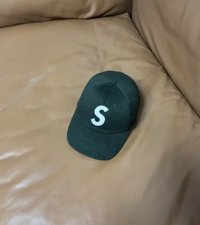 Supreme 슈프림 카키 S로고 6패널 볼캡 모자 (Khaki)