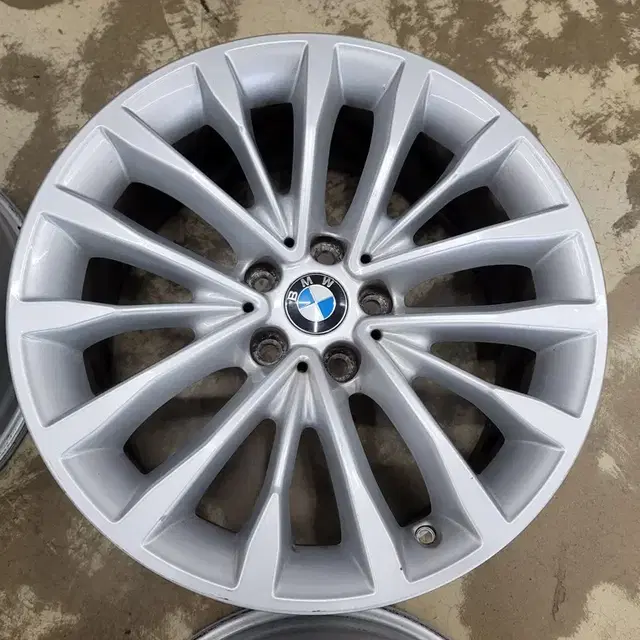 BMW G30 5시리즈 럭셔리 18인치 순정휠