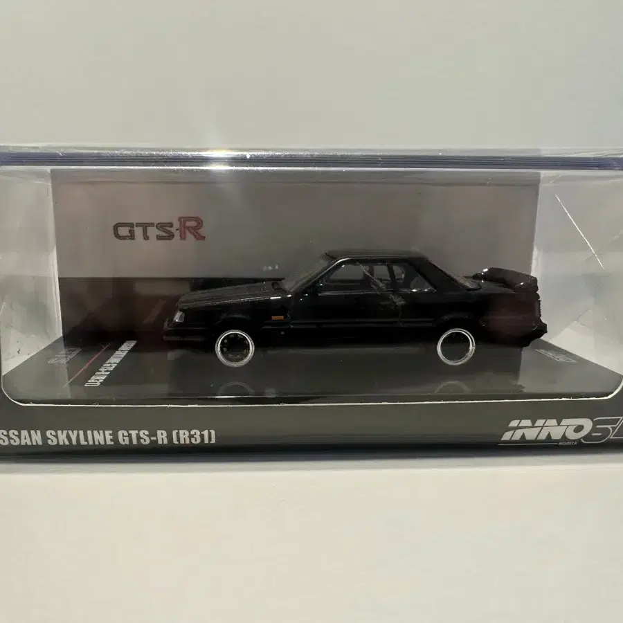 1/64 이노 닛산 스카이라인 GTS-R (R31) 블랙 & 건 메탈