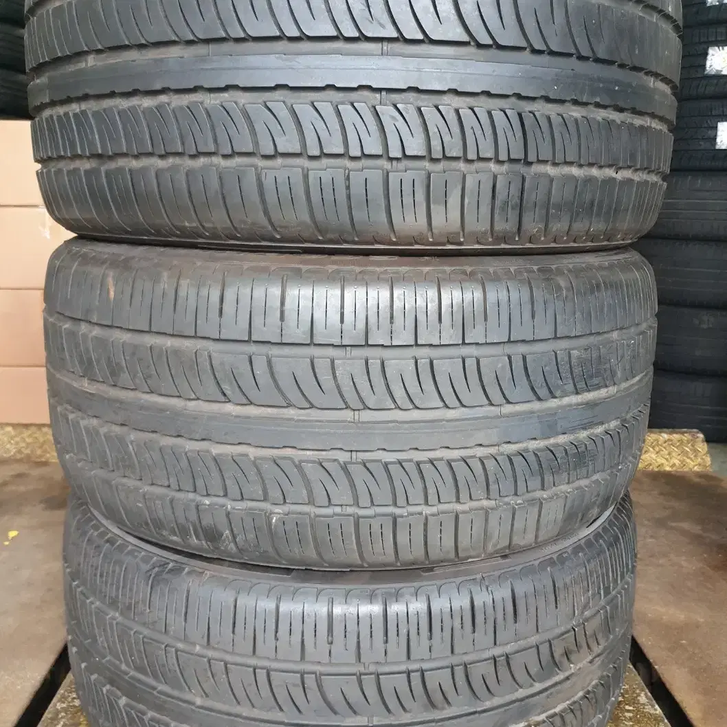 중고타이어 피렐리 스콜피온 제로 295/40R22 112W MO타이어