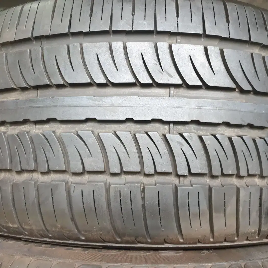 중고타이어 피렐리 스콜피온 제로 295/40R22 112W MO타이어