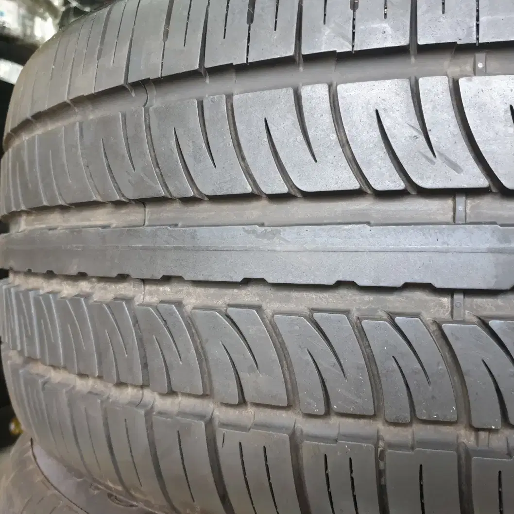 중고타이어 피렐리 스콜피온 제로 295/40R22 112W MO타이어