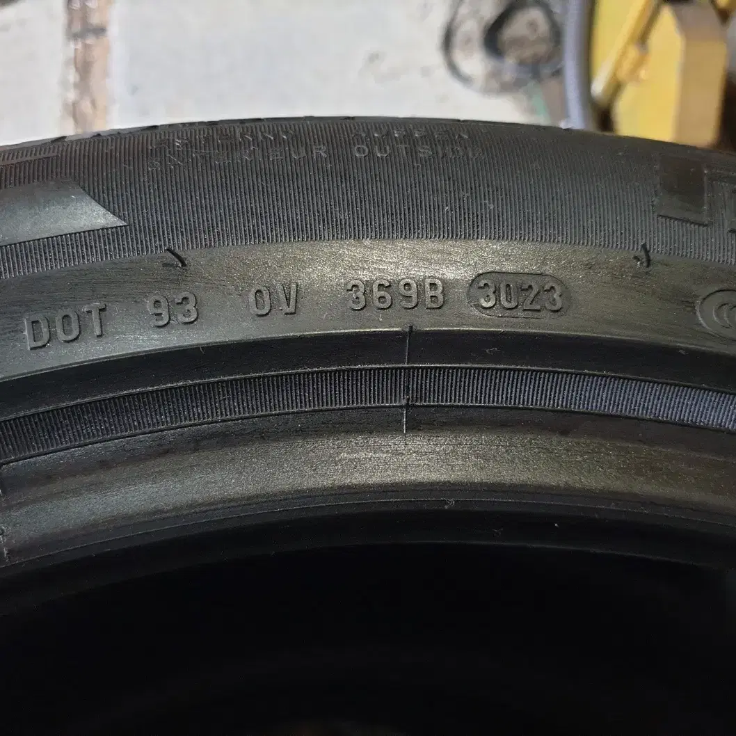 중고타이어 피렐리 스콜피온 제로 295/40R22 112W MO타이어