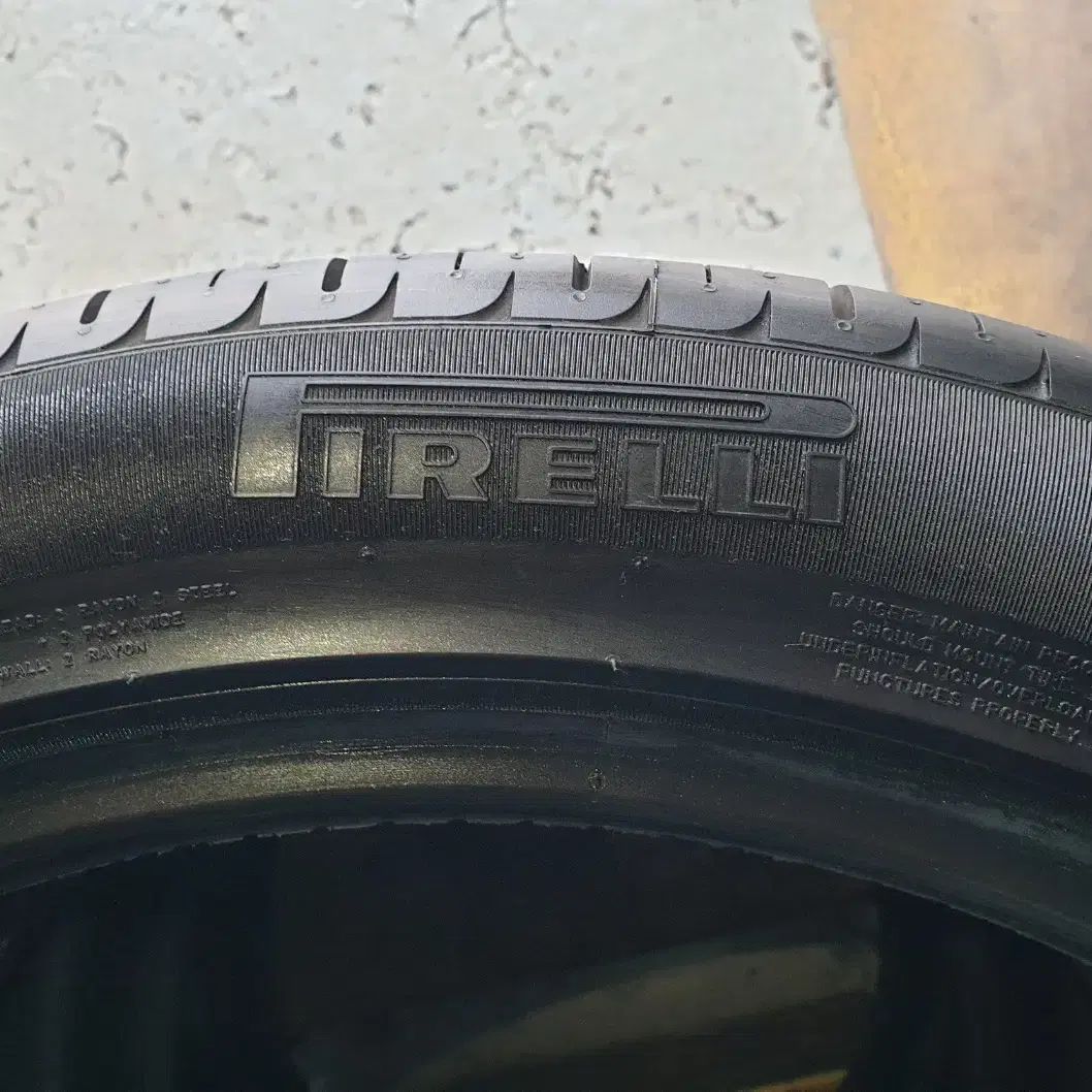 중고타이어 피렐리 스콜피온 제로 295/40R22 112W MO타이어