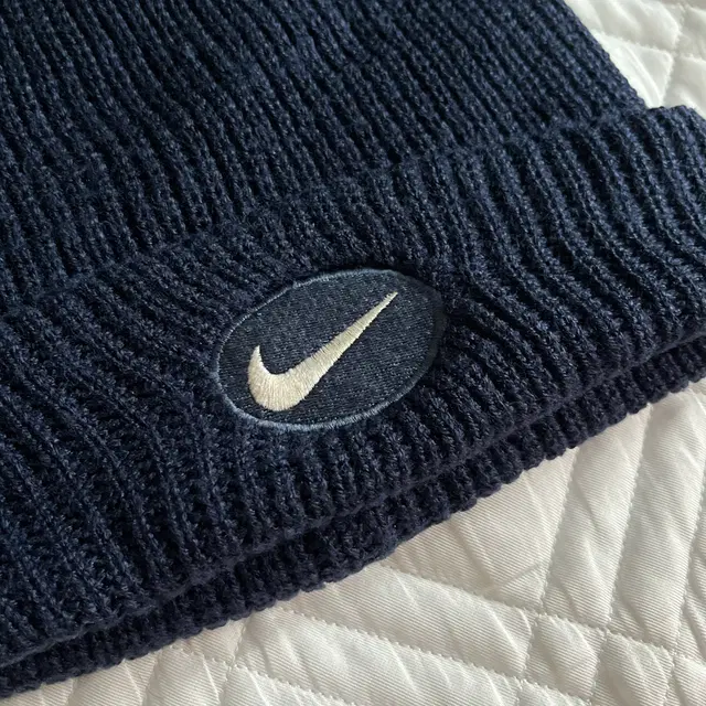 NIKE 90's Swoosh Beanie