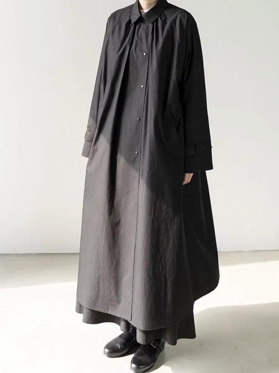 [Contact Nego] I have a Unoia trench coat for sale.