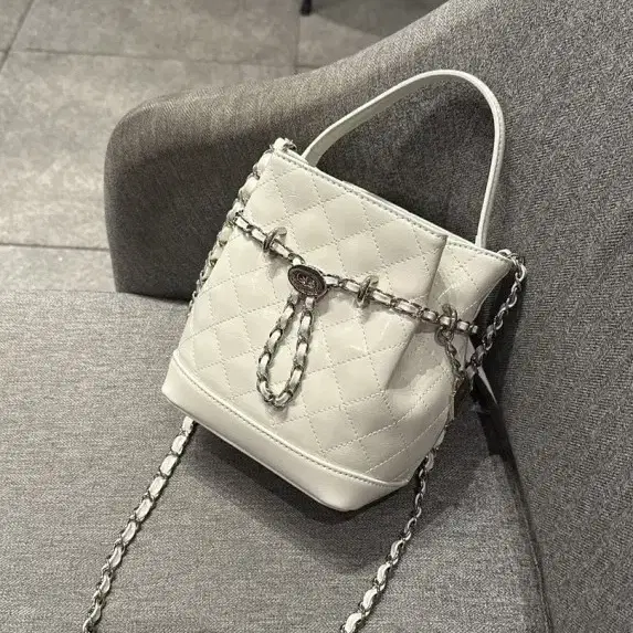 카디널레드벨백 Bell bag white 카디널레드가방 화이트 새상품