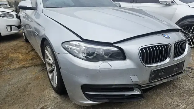 bmw f10 528i x드라이브 14년식  차량부품판매합니다