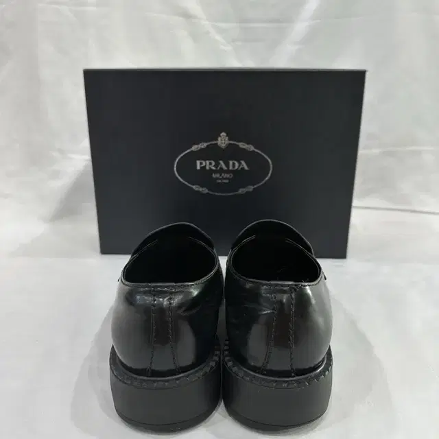 [6.5] Prada 프라다 23fw 남성 초콜릿 브러시드 레더 로퍼